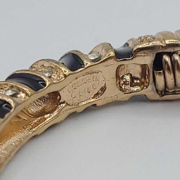 Vintage KENNETH JAY LANE Black Enamel White Rhinestone Zebra Bangle Bracelet - Picture 5 of 7